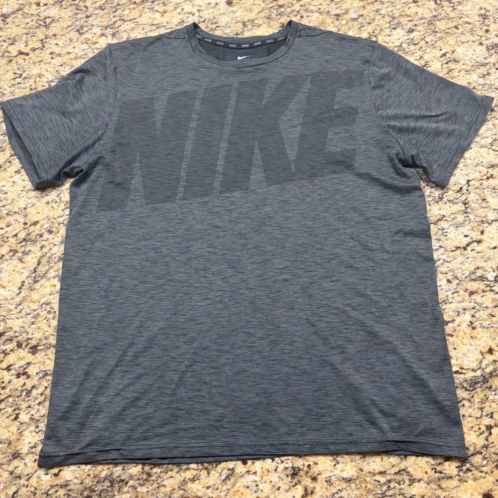 Nike Dri-FIT Mens XL Gray Heathered Graphic Training T-Shirt Short Sleeve ws